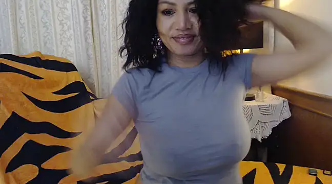 Snapshot of nareethai chatting on 03.23.25 nareethai online show from 03.23.25