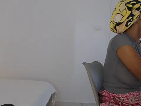 Snapshot of nareethai chatting on 10.02.25 nareethai online show from 10.02.25