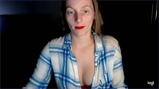 Snapshot of Shantidol chatting on 10.15.25 Shantidol online show from 10.15.25