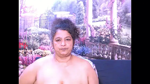 Snapshot of indianstar75 chatting on 02.10.25 indianstar75 online show from 02.10.25