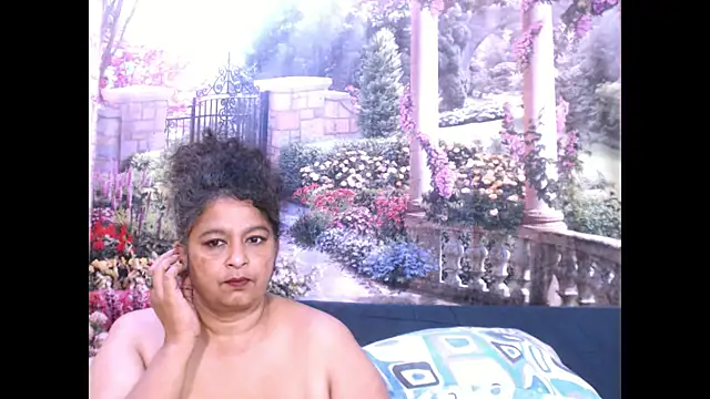 Snapshot of indianstar75 chatting on 02.10.25 indianstar75 online show from 02.10.25