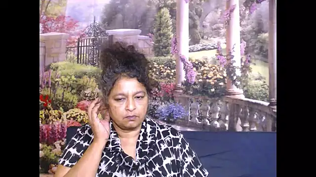 Snapshot of indianstar75 chatting on 02.11.25 indianstar75 online show from 02.11.25