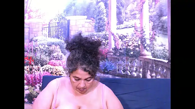 Snapshot of indianstar75 chatting on 02.13.25 indianstar75 online show from 02.13.25