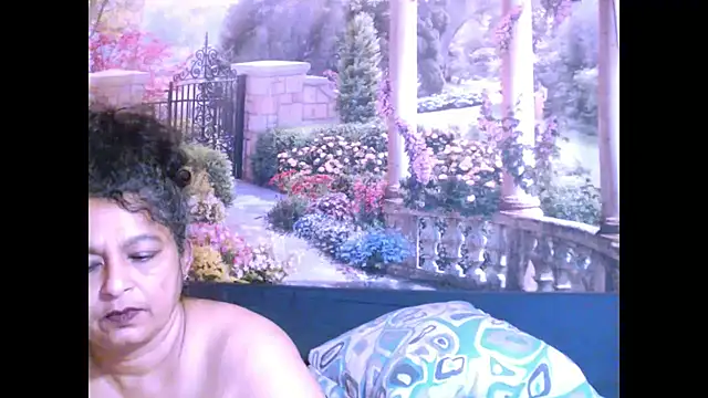 Snapshot of indianstar75 chatting on 02.18.25 indianstar75 online show from 02.18.25