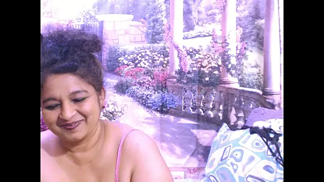 Snapshot of indianstar75 chatting on 03.15.25 indianstar75 online show from 03.15.25