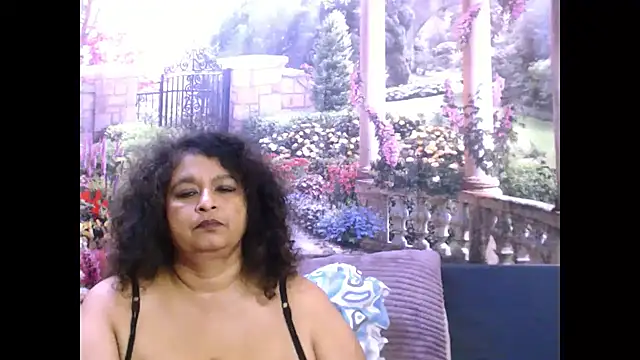 Snapshot of indianstar75 chatting on 03.18.25 indianstar75 online show from 03.18.25