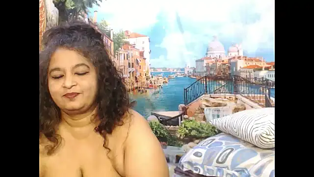 Snapshot of indianstar75 chatting on 10.13.25 indianstar75 online show from 10.13.25