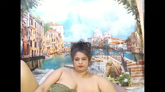 Snapshot of indianstar75 chatting on 10.16.25 indianstar75 online show from 10.16.25