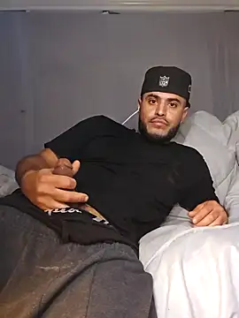 gardy8585 online show from 12.17.24