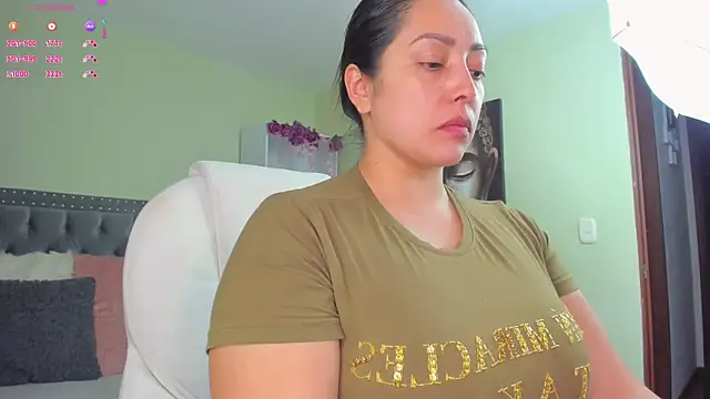 Snapshot of Kyllie_B chatting on 03.04.25 Kyllie B online show from 03.04.25