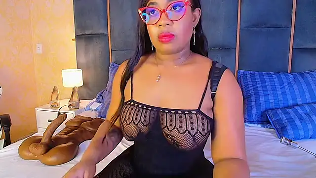 Snapshot of CaseyMoon chatting on 10.15.25 CaseyMoon online show from 10.15.25