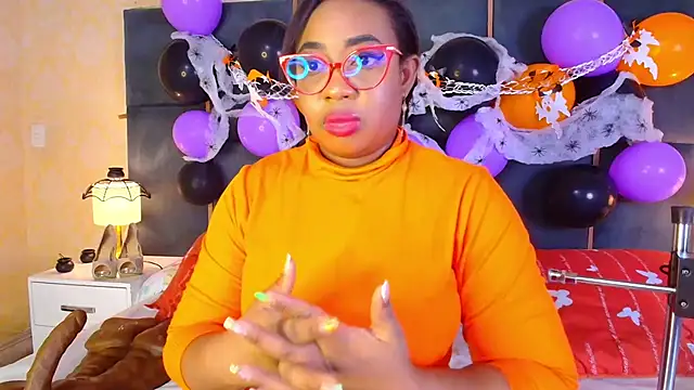 Snapshot of CaseyMoon chatting on 10.27.25 CaseyMoon online show from 10.27.25