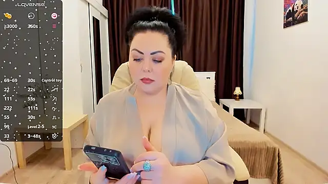 Nina Hopper online show from 12.20.24