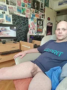 Snapshot of hardcap chatting on 11.03.25 hardcap online show from 11.03.25