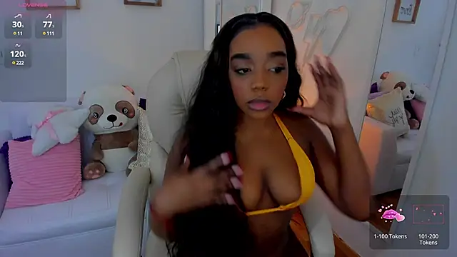 Snapshot of zobe_love chatting on 01.15.25 zobe love online show from 01.15.25