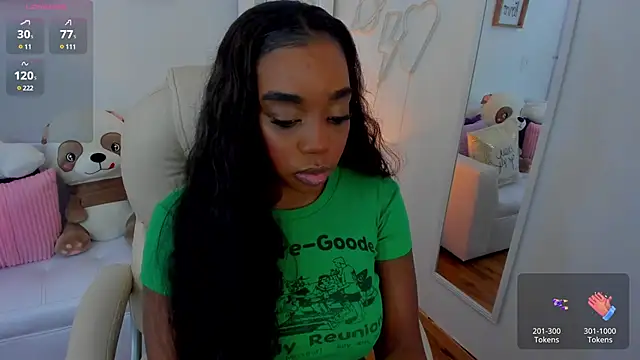 Snapshot of zobe_love chatting on 01.17.25 zobe love online show from 01.17.25