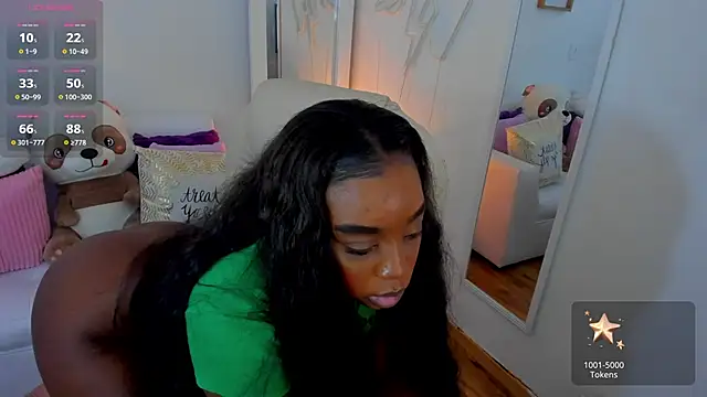 Snapshot of zobe_love chatting on 01.17.25 zobe love online show from 01.17.25