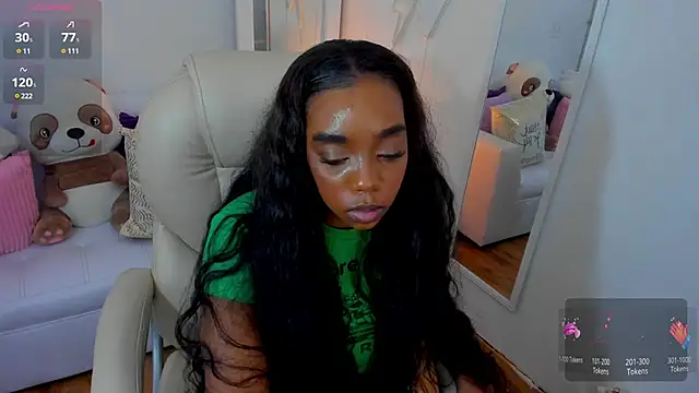 Snapshot of zobe_love chatting on 01.18.25 zobe love online show from 01.18.25