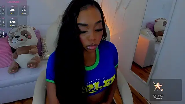 Snapshot of zobe_love chatting on 02.10.25 zobe love online show from 02.10.25