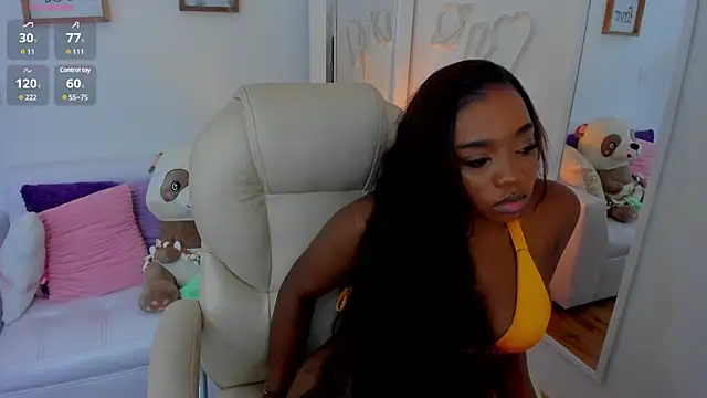 Snapshot of zobe_love chatting on 03.08.25 zobe love online show from 03.08.25