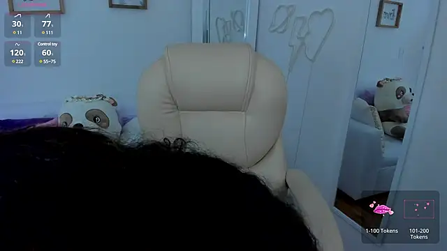 Snapshot of zobe_love chatting on 03.12.25 zobe love online show from 03.12.25