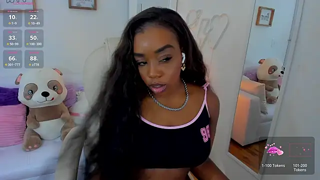 Snapshot of zobe_love chatting on 03.13.25 zobe love online show from 03.13.25