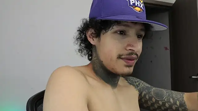 Snapshot of trieone chatting on 02.11.26 trieone online show from 02.11.26