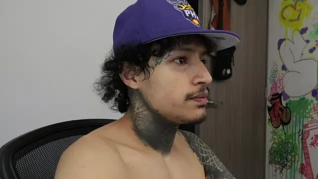 Snapshot of trieone chatting on 02.13.26 trieone online show from 02.13.26