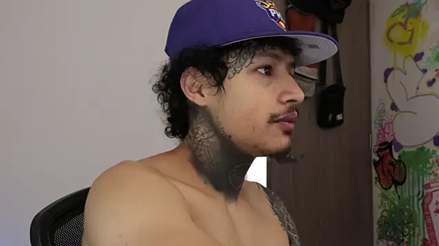 Snapshot of trieone chatting on 02.15.26 trieone online show from 02.15.26