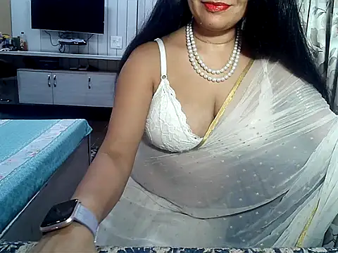 Snapshot of yourradhika chatting on 12.29.24 yourradhika online show from 12.29.24
