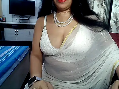 Snapshot of yourradhika chatting on 12.30.24 yourradhika online show from 12.30.24