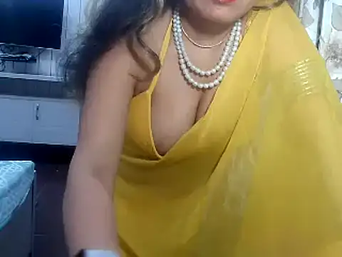Snapshot of yourradhika chatting on 03.06.25 yourradhika online show from 03.06.25