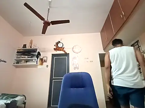 Snapshot of luckyloki chatting on 03.23.25 luckyloki online show from 03.23.25