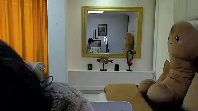 Snapshot of gaby_trent chatting on 12.16.24 gaby trent online show from 12.16.24