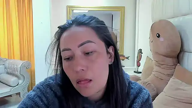 Snapshot of gaby_trent chatting on 02.03.25 gaby trent online show from 02.03.25