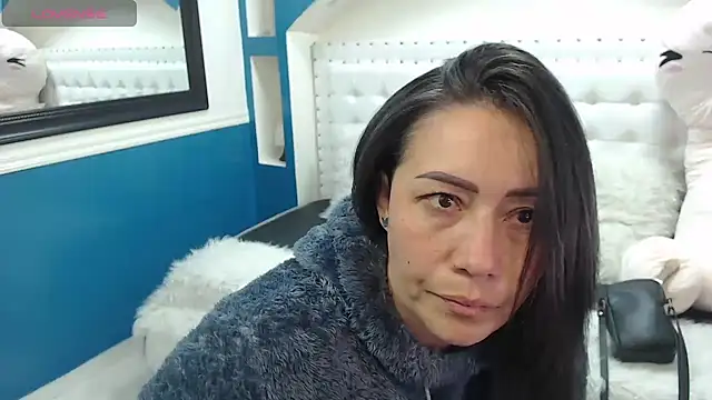 Snapshot of gaby_trent chatting on 02.24.25 gaby trent online show from 02.24.25