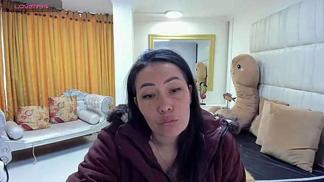 Snapshot of gaby_trent chatting on 02.27.25 gaby trent online show from 02.27.25