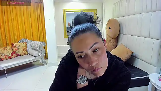 Snapshot of gaby_trent chatting on 03.18.25 gaby trent online show from 03.18.25