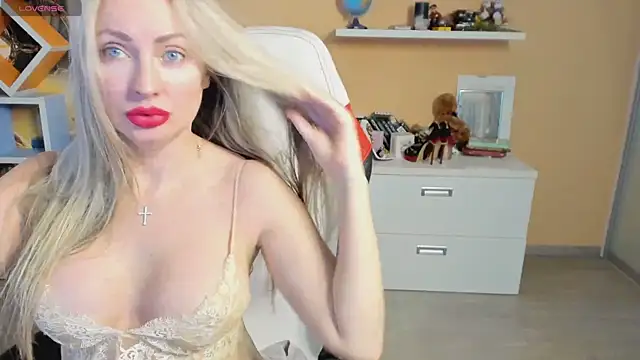 Veola new online show from 03.19.25