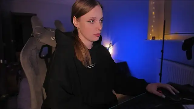 Snapshot of Rachel_Ro chatting on 12.10.24 Rachel Ro online show from 12.10.24