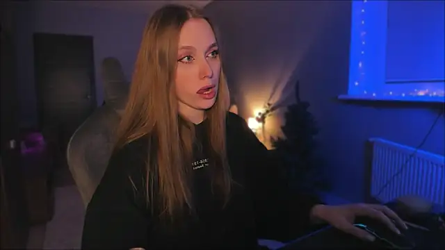 Snapshot of Rachel_Ro chatting on 12.15.24 Rachel Ro online show from 12.15.24