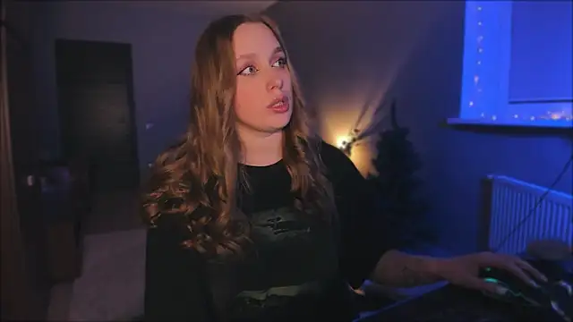 Snapshot of Rachel_Ro chatting on 12.15.24 Rachel Ro online show from 12.15.24