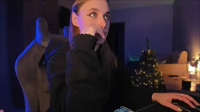 Snapshot of Rachel_Ro chatting on 12.29.24 Rachel Ro online show from 12.29.24