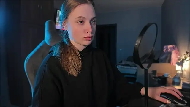 Snapshot of Rachel_Ro chatting on 01.10.25 Rachel Ro online show from 01.10.25