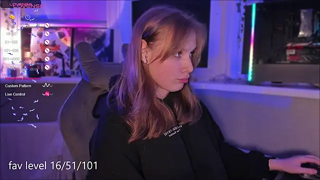 Snapshot of Rachel_Ro chatting on 10.07.25 Rachel Ro online show from 10.07.25