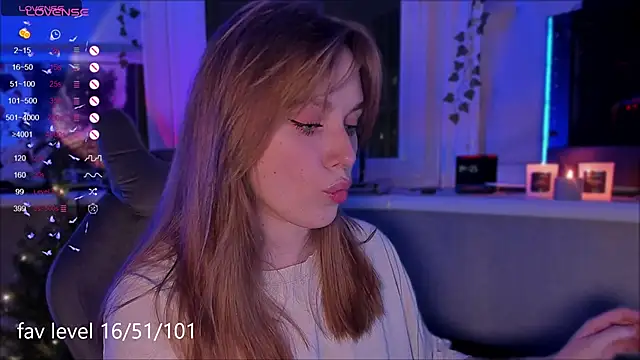 Snapshot of Rachel_Ro chatting on 12.15.25 Rachel Ro online show from 12.15.25