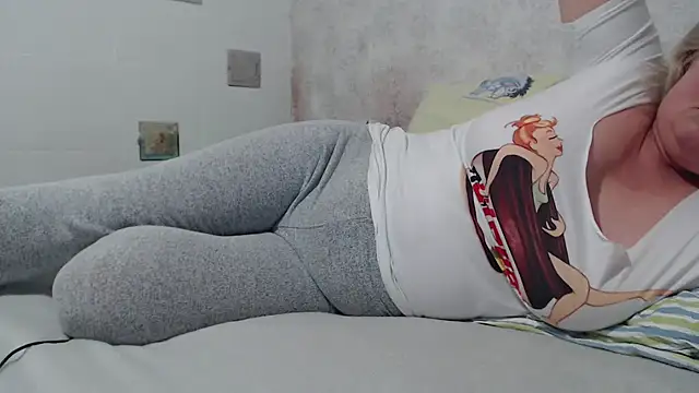 Miss Night21 online show from 11.28.25