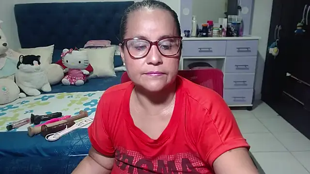 Snapshot of pervert_mommy_ chatting on 11.28.25 pervert mommy online show from 11.28.25