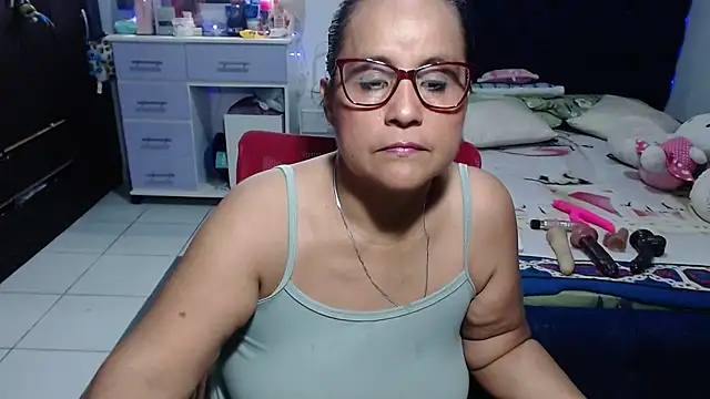 Snapshot of pervert_mommy_ chatting on 06.23.26 pervert mommy online show from 06.23.26