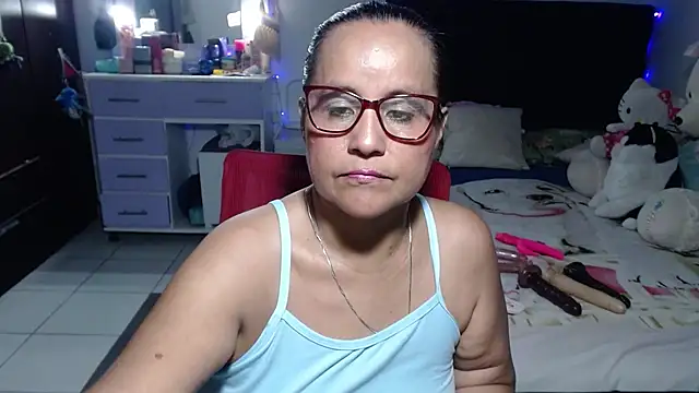 Snapshot of pervert_mommy_ chatting on 06.28.26 pervert mommy online show from 06.28.26